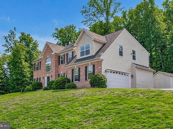 2nd image of 75 Brooke Crest Ln