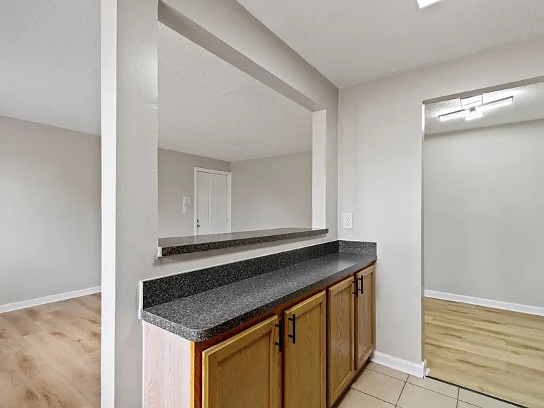 The Vistas Apartment Homes — Photo 14