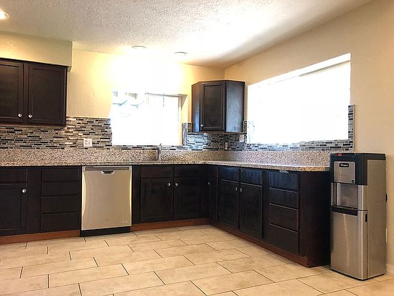 2nd image of 4908 W Augusta Cir