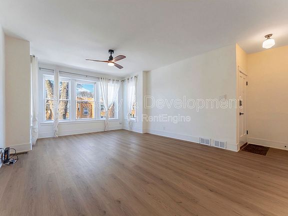 4th image of 5737 N Washtenaw Ave Unit 2