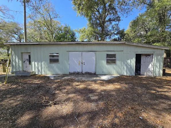 92 Roberts Rd W, Defuniak Springs, FL 32433