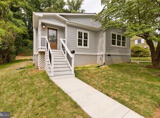 3813 Pinewood Ter, Falls Church, VA 22041