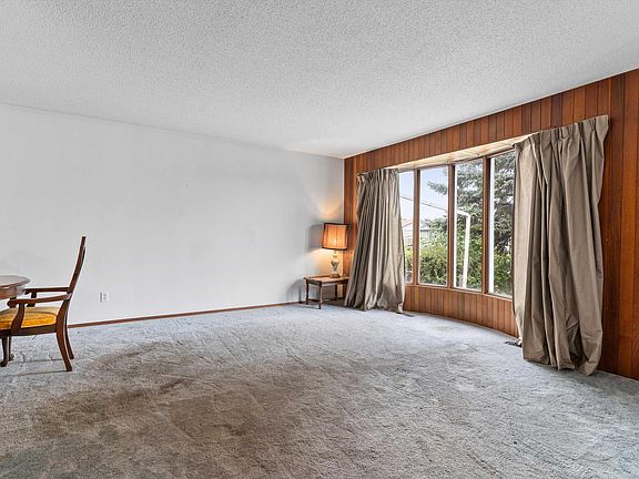 4th image of 8827 138th Ave NW