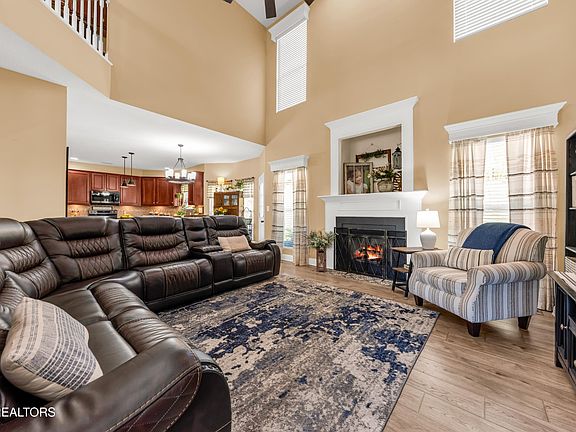 4th image of 5655 Crooked Pine Ln