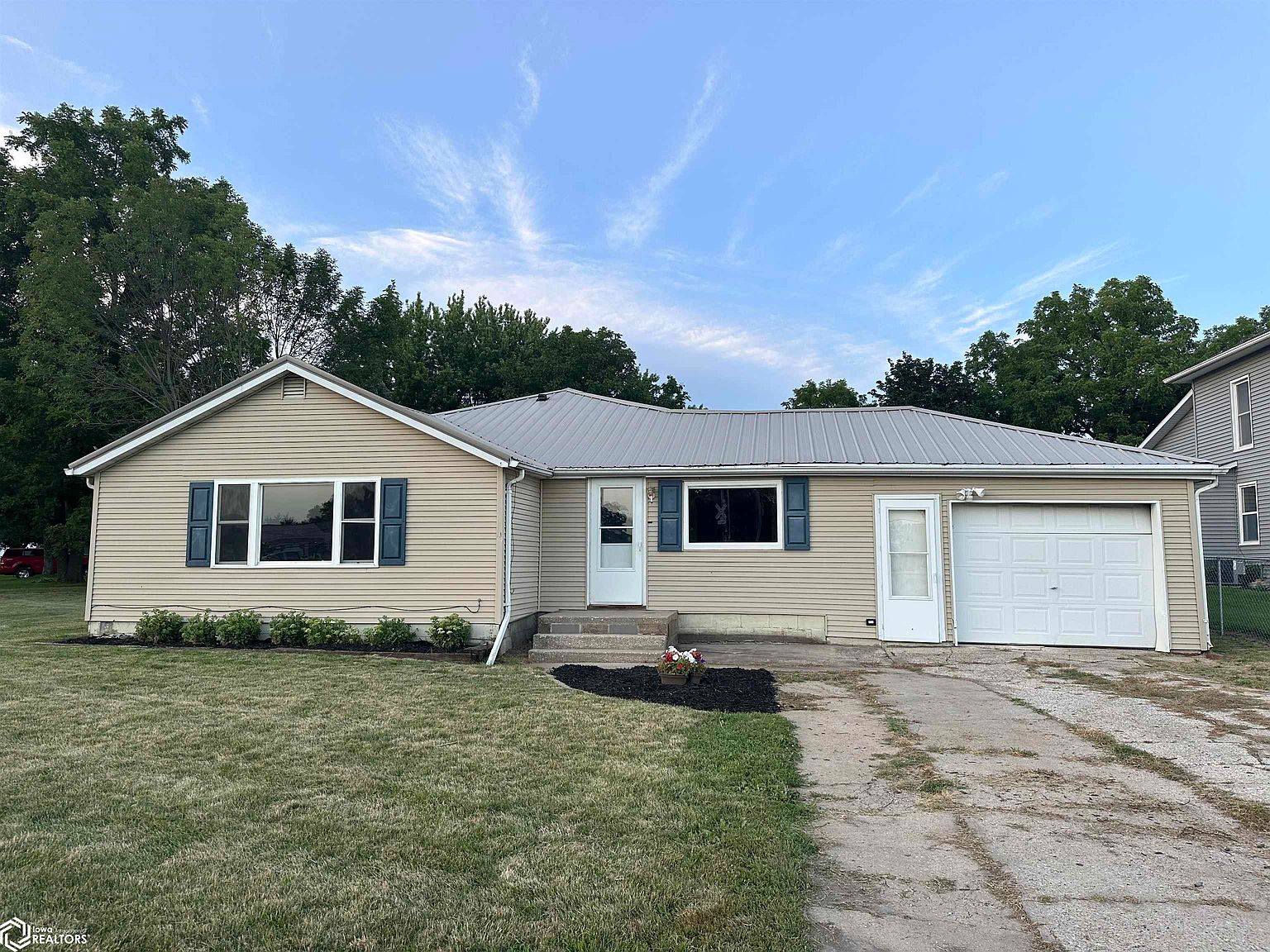 102 E Plank Rd, Danville, IA 52623 Zillow