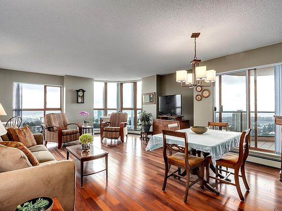 4th image of 612 5th Ave #1402