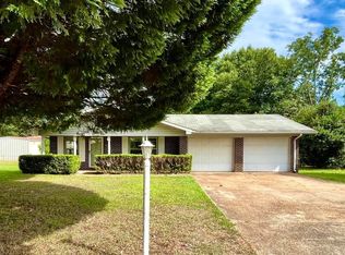 102 Ridgefield Pl, Enterprise, AL 36330