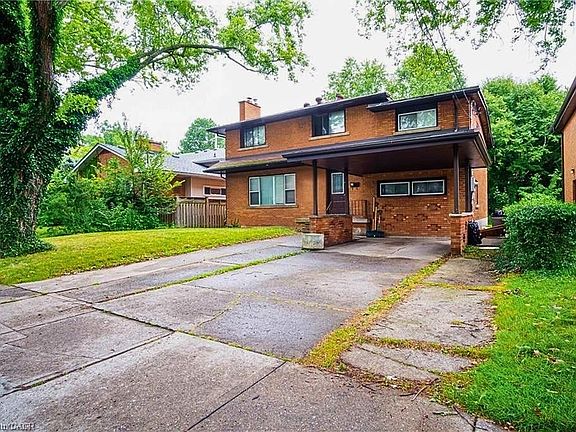 2nd image of 47 Bowman St