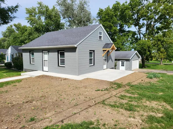511 S Henry St, Eureka, IL 61530