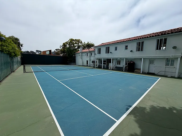 311 Amalfi Dr — Photo 17