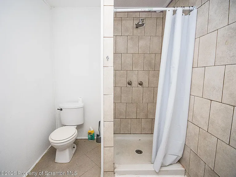 715 Prescott Ave — Photo 4