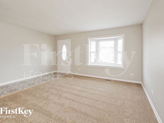 3rd image of 235 E Wrightwood Ave