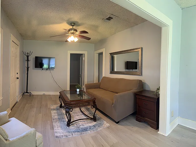 118 Bancroft Blvd — Photo 3