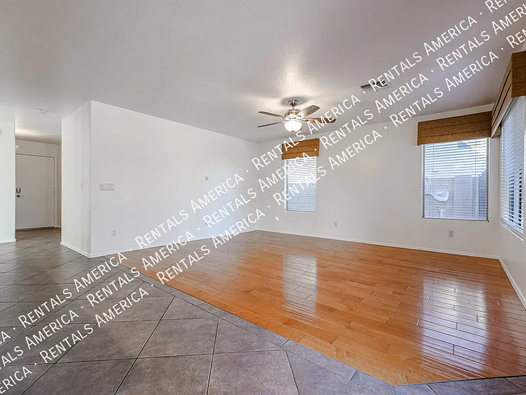 33251 N Symer Dr — Photo 7