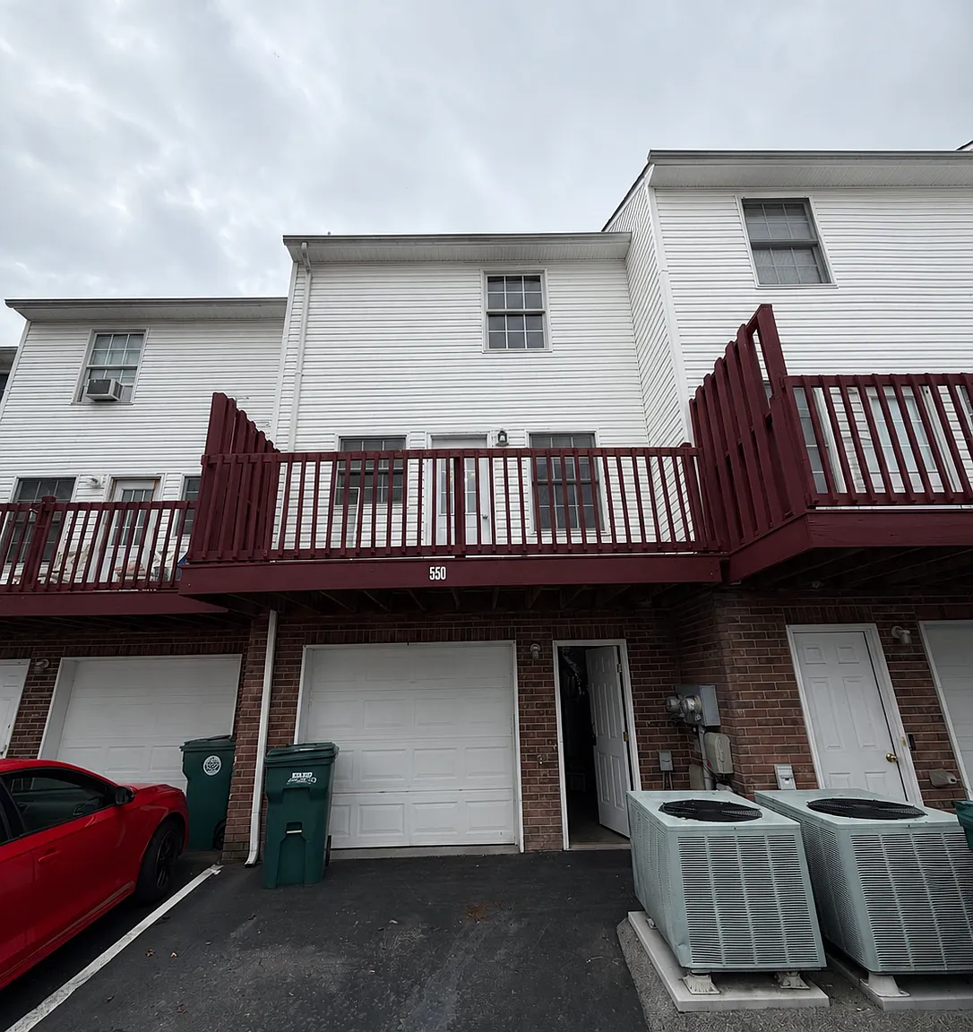 3 bed, 1250 sqft, $1,500 — Photo 2