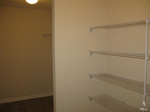 4th image of 1006 Lake Jones Dr
