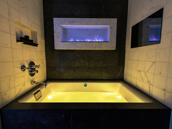 4th image of 100 W 58th St APT 2G