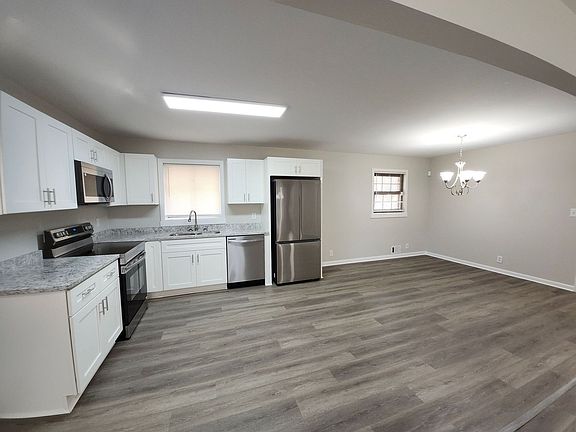 3rd image of 5370 Longmeadow Ln