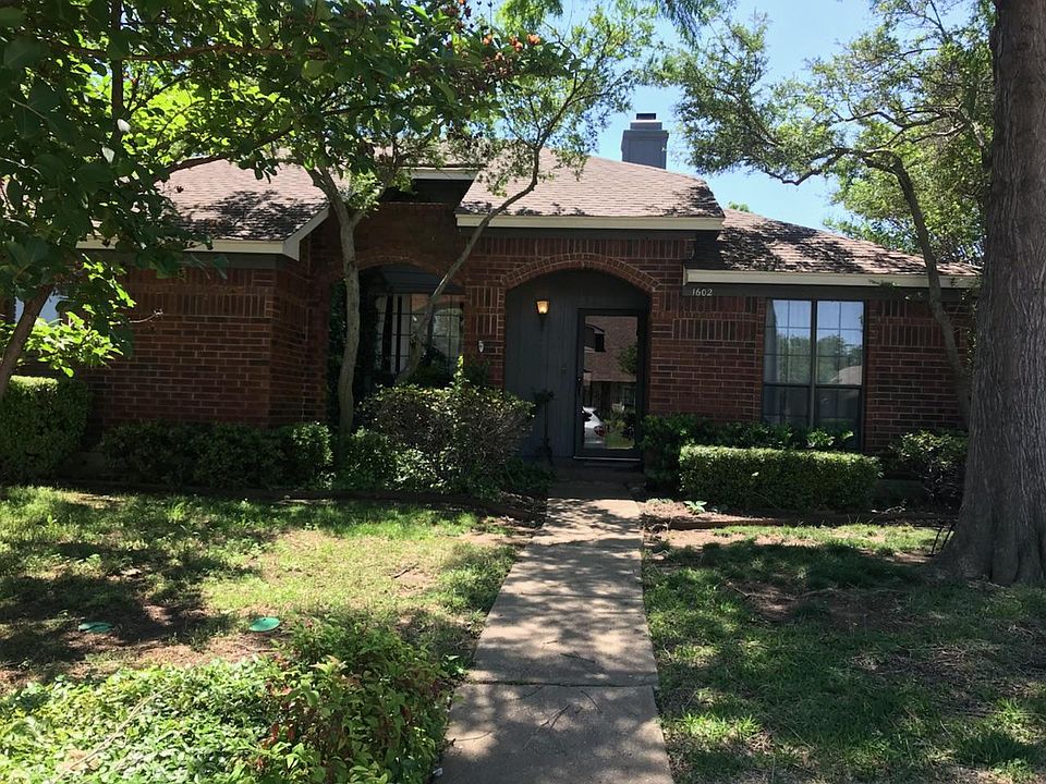 1st image of 1602 Palisades Dr