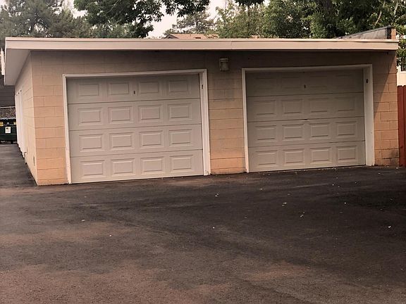 1110 Garage on right