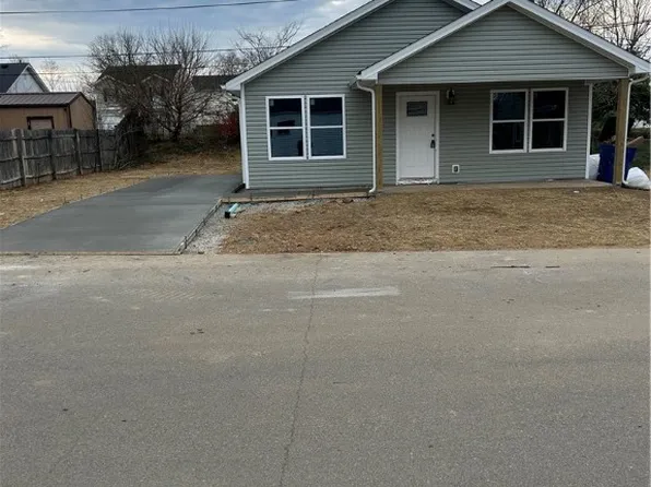 201 Highland, Charlestown, IN 47111