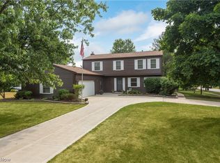 27992 Stonegate Cir, Westlake, OH 44145