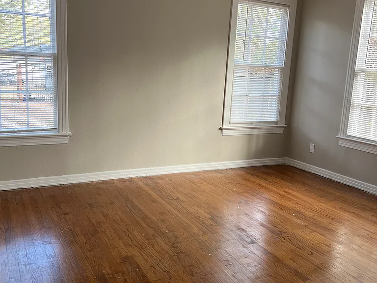 4229 Ridgeway Ave — Photo 8
