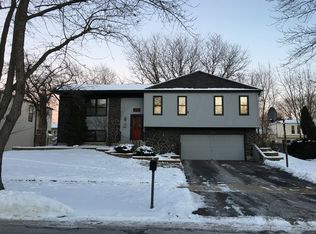 358 King Arthur Ct, Bolingbrook, IL 60440