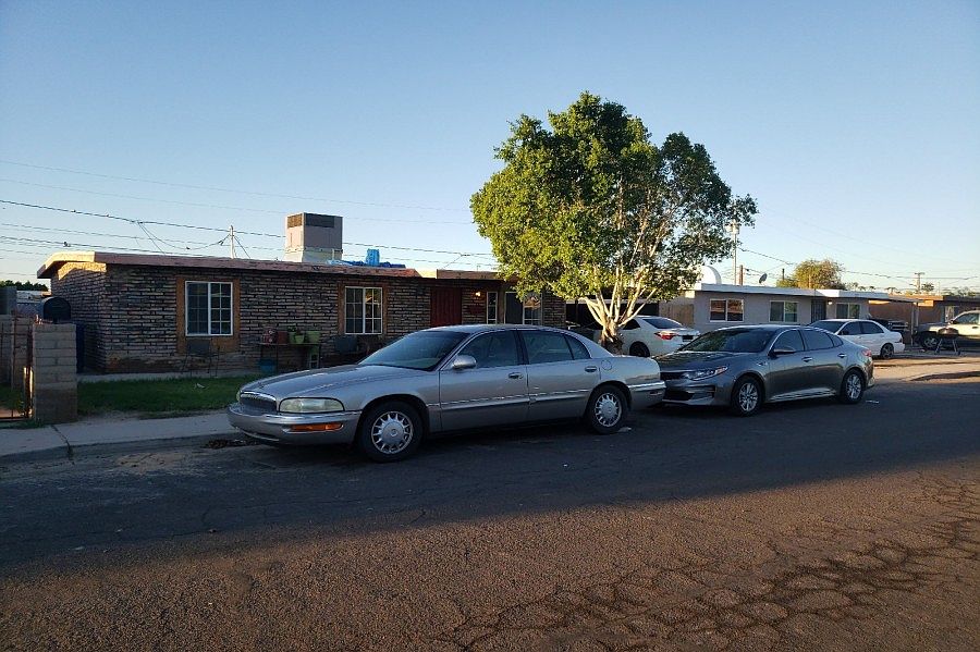 2nd image of 203 W Lowell Dr