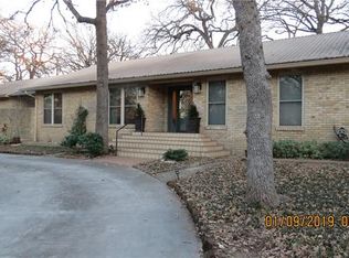 408 Navajo Trl, Hamilton, TX 76531