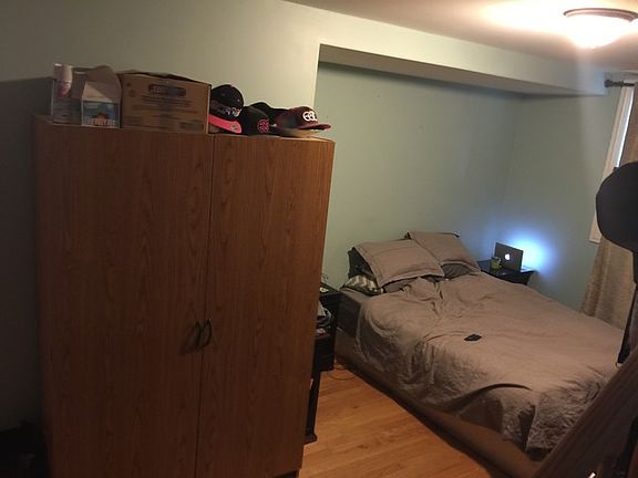 4th image of 922 N Oakley Blvd #1E