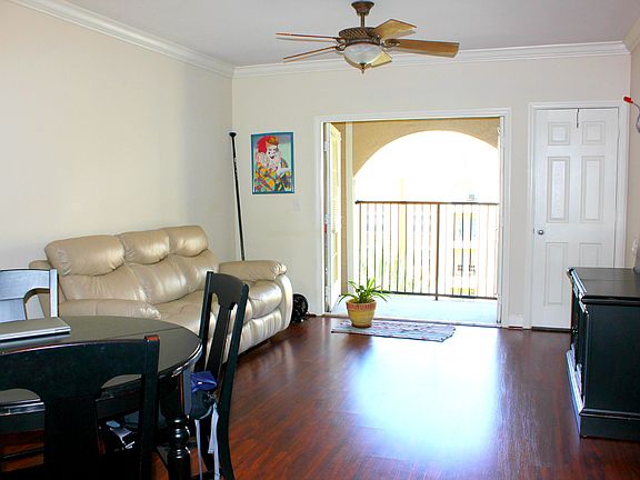 4th image of 206 E South St Unit 5063
