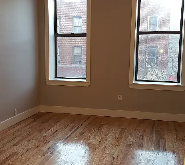 144 Manhattan Ave #3L — Photo 6