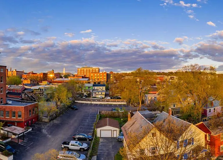 City West — Photo 10