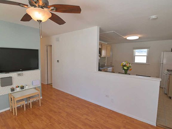 3rd image of 1304 Lorraine Pl