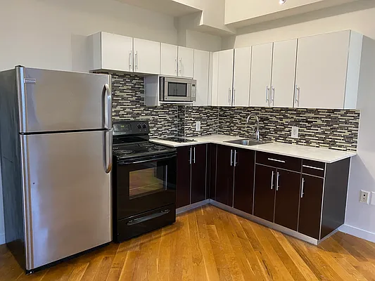 Rented by City Connections Realty | media 14