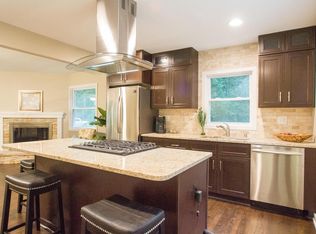 15921 W Chipmunk Ln, New Berlin, WI 53151