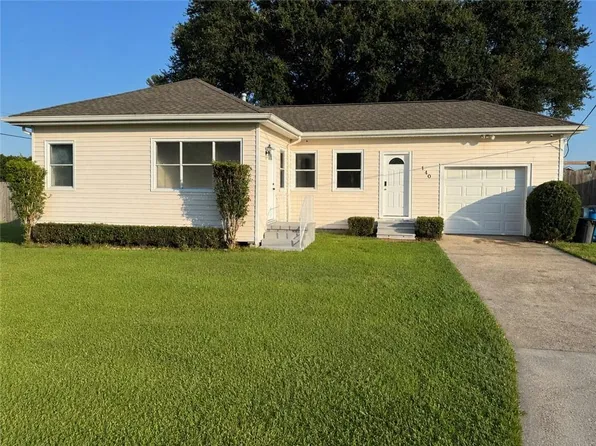 140 Saint Charles Pl, Hahnville, LA 70057