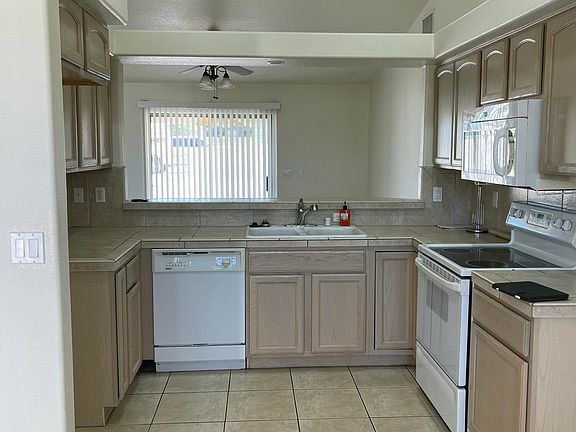 5th image of 741 Powder Dr