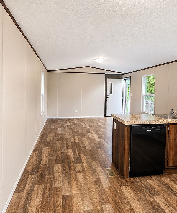 2nd image of 1915 Cardell Rd