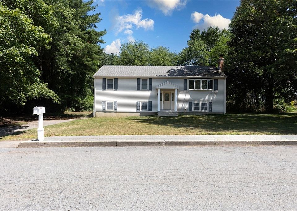 1st image of 24 Saddle Dr