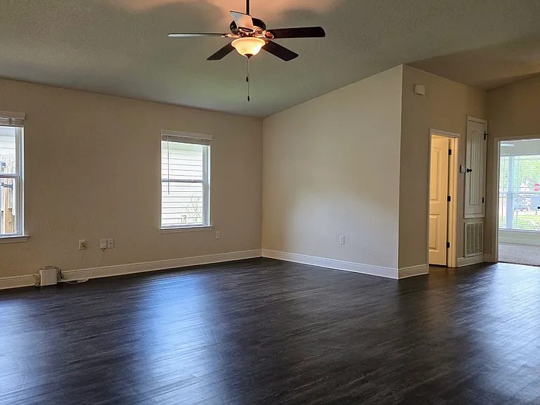 5157 Peach Dr — Photo 5