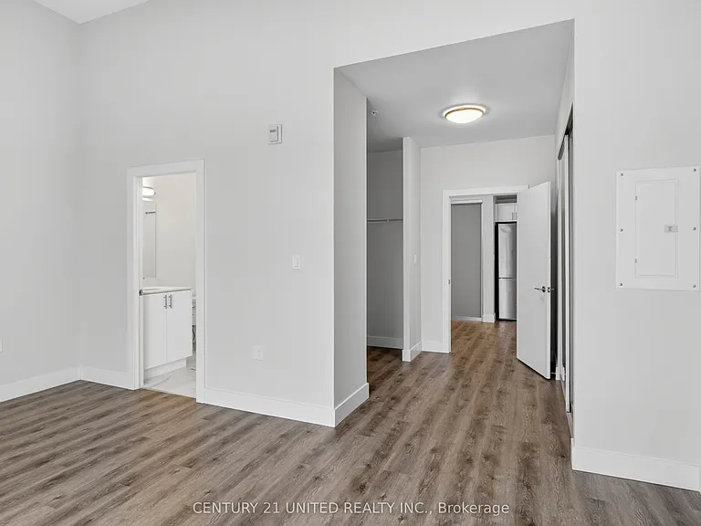 475 George St N #202 — Photo 13