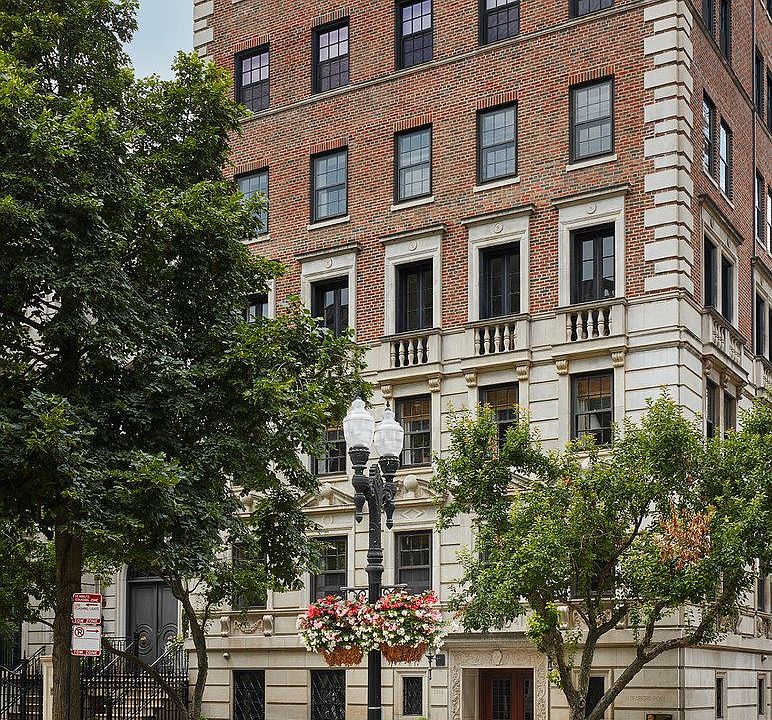 1st image of 1366 N Dearborn Pkwy #6BC