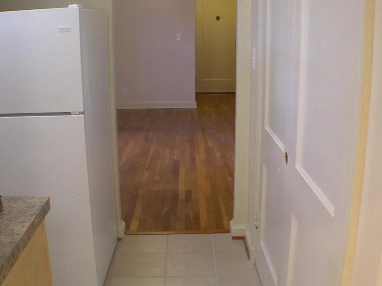 426 6th St NE #3 — Photo 3