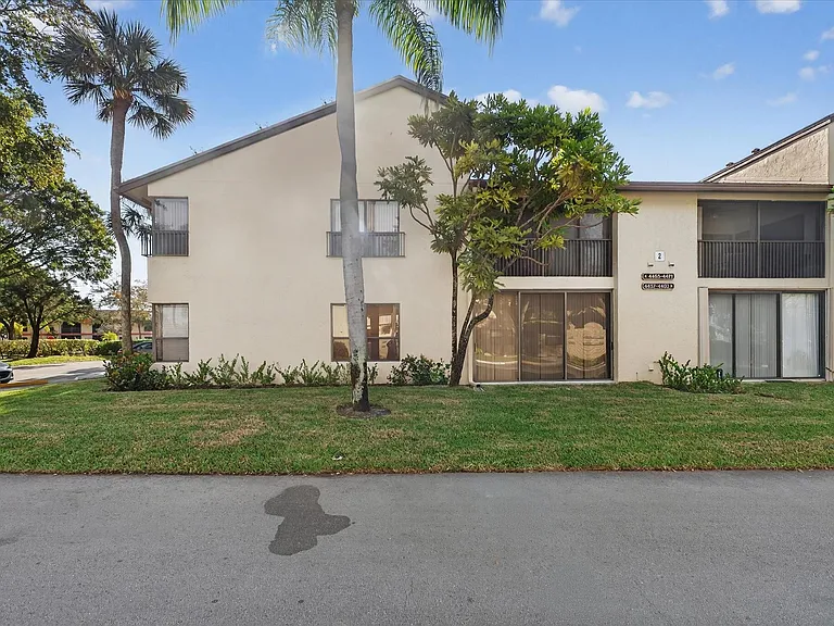 4467 Carambola Cir S — Photo 24