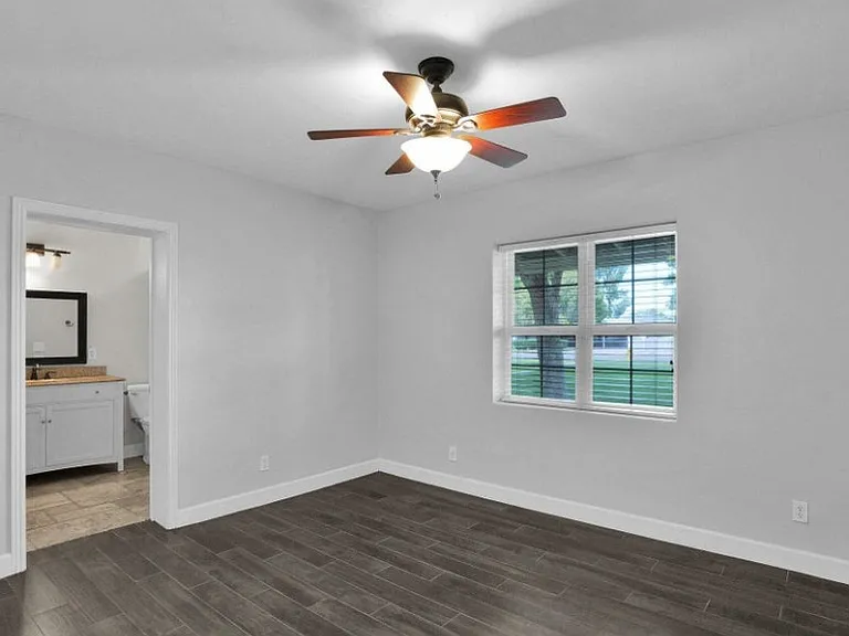 3229 E Clarendon Ave — Photo 7