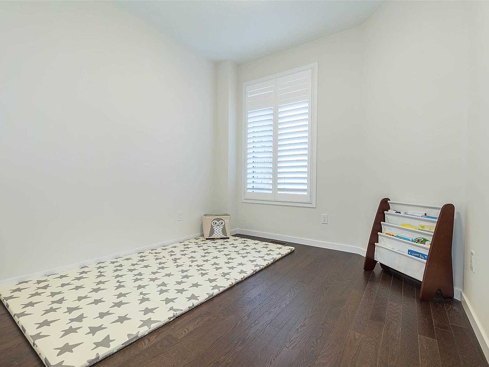 2nd image of 1208 Wellington St E