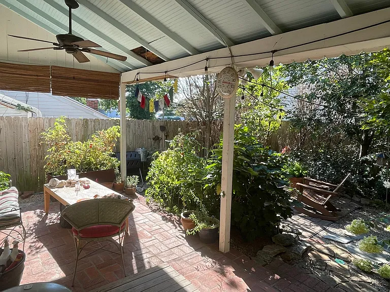 1303 Morton Ave — Photo 6