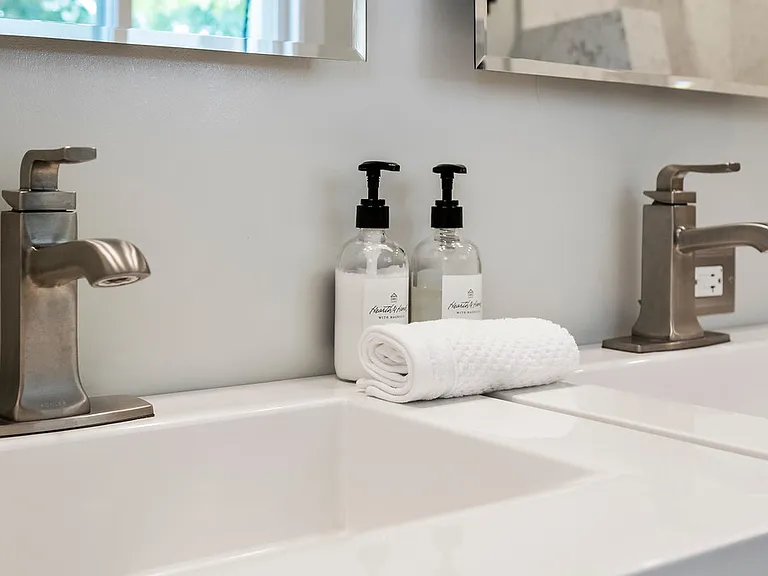 Primary En-suite with dual sinks